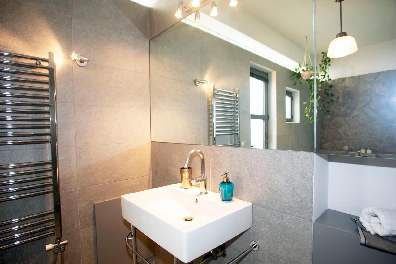 Spacious Suite With Luxury Bath Афины Экстерьер фото